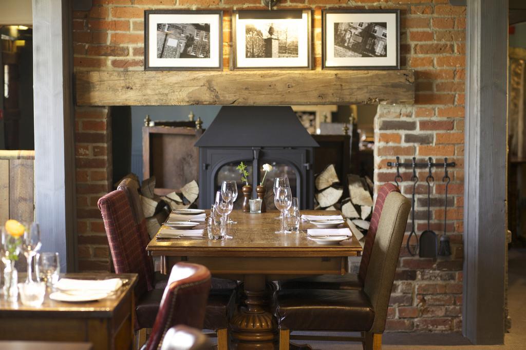 Crab & Boar Newbury  Bagian luar foto